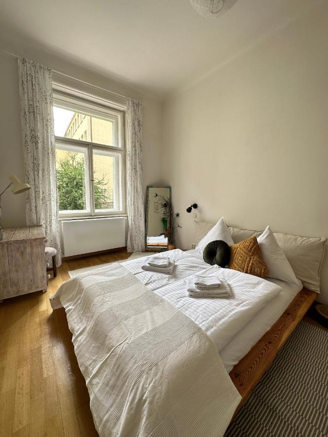3bdr Bohemian Style Flat With Balcony Prague