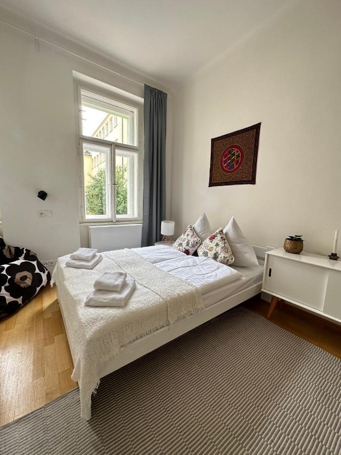 3bdr Bohemian Style Flat With Balcony Apartment Prague
