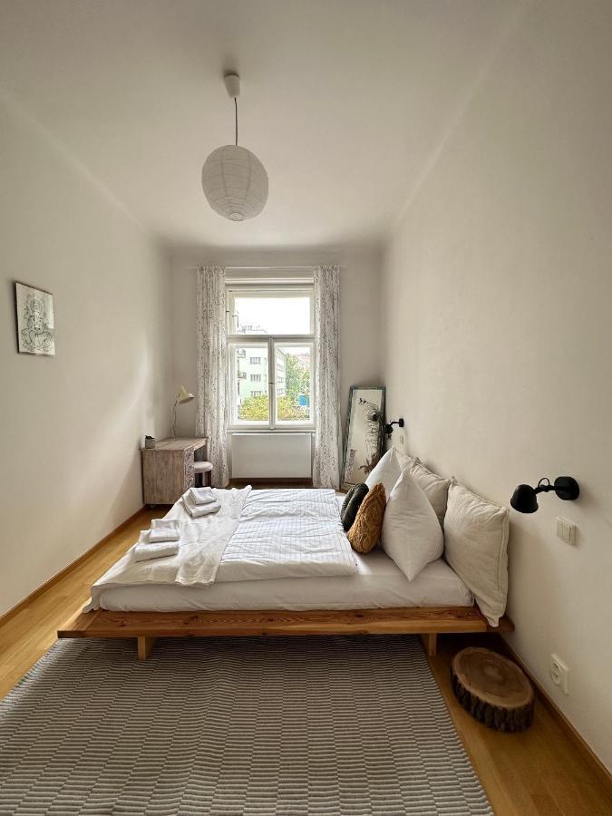 3bdr Bohemian Style Flat With Balcony Apartment