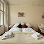 3Bdr Bohemian Style Central Flat With Balcony
