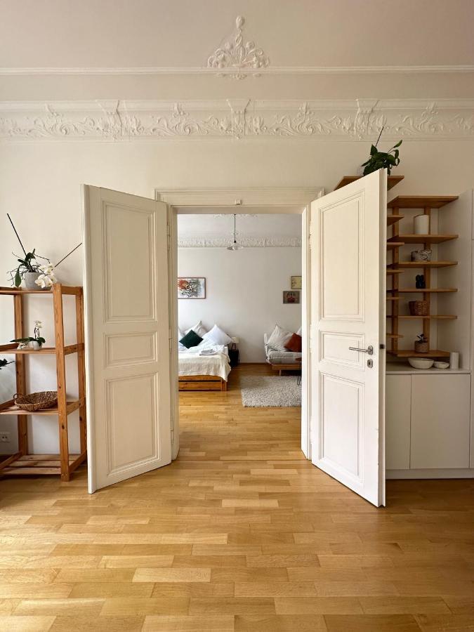 3bdr Bohemian Style Flat With Balcony Apartment *