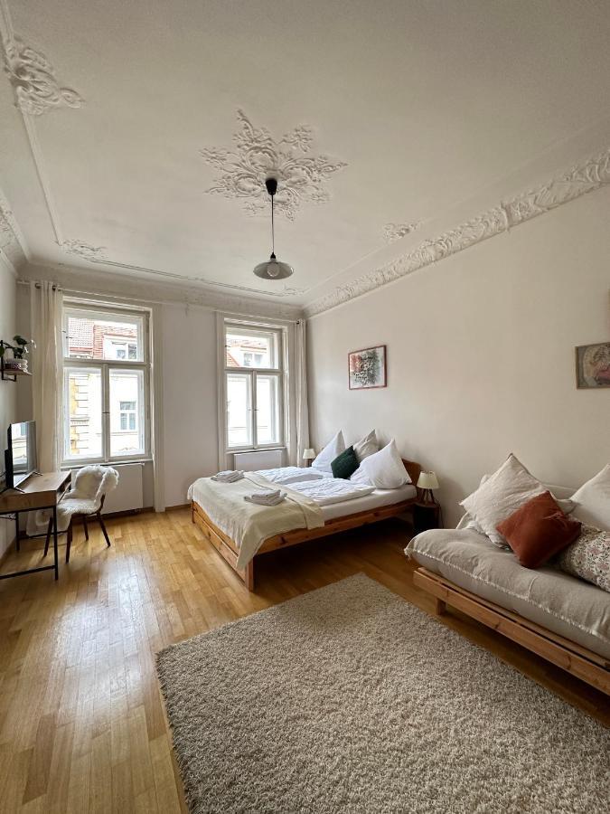 3bdr Bohemian Style Flat With Balcony Apartment *