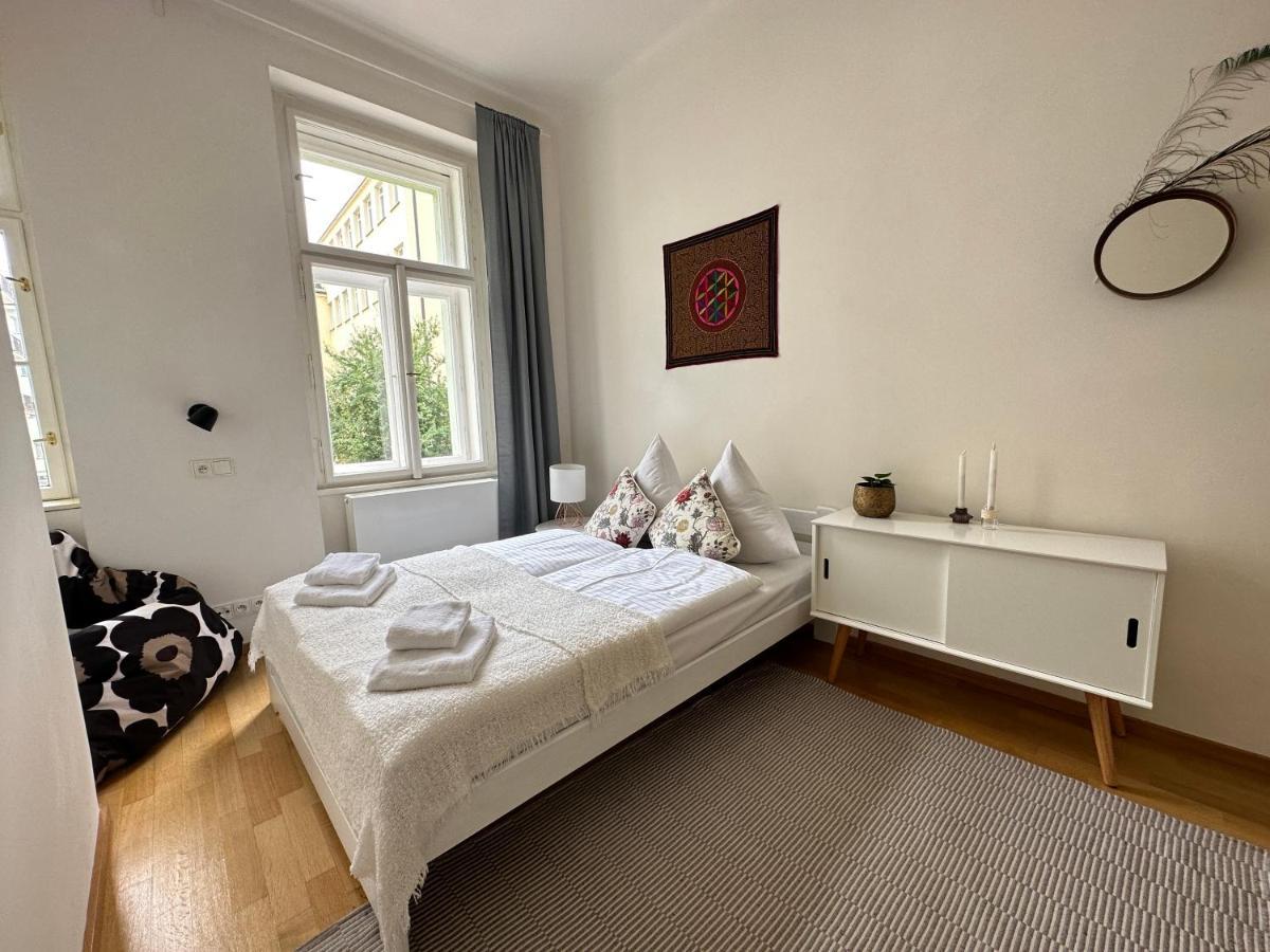 3bdr Bohemian Style Flat With Balcony *