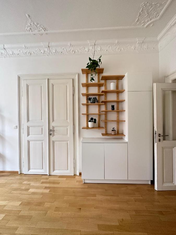 3bdr Bohemian Style Flat With Balcony Apartment *