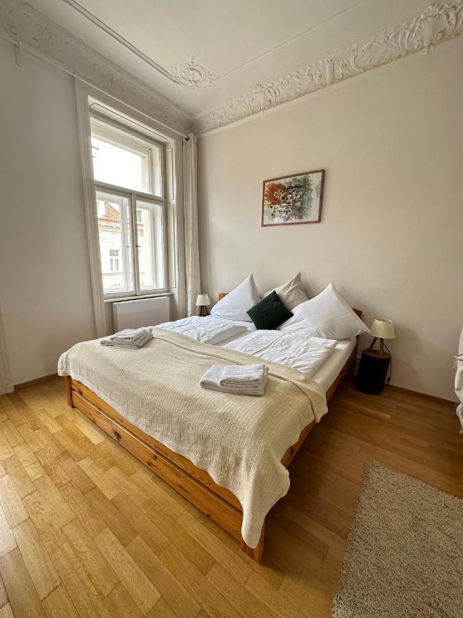 3bdr Bohemian Style Flat With Balcony *