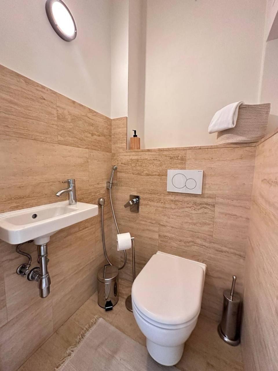 3bdr Bohemian Style Flat With Balcony Apartment Prague